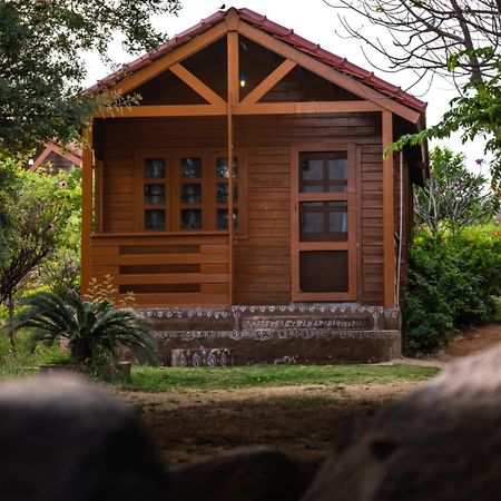 Leo Wooden Resorts Hampi Eksteriør bilde