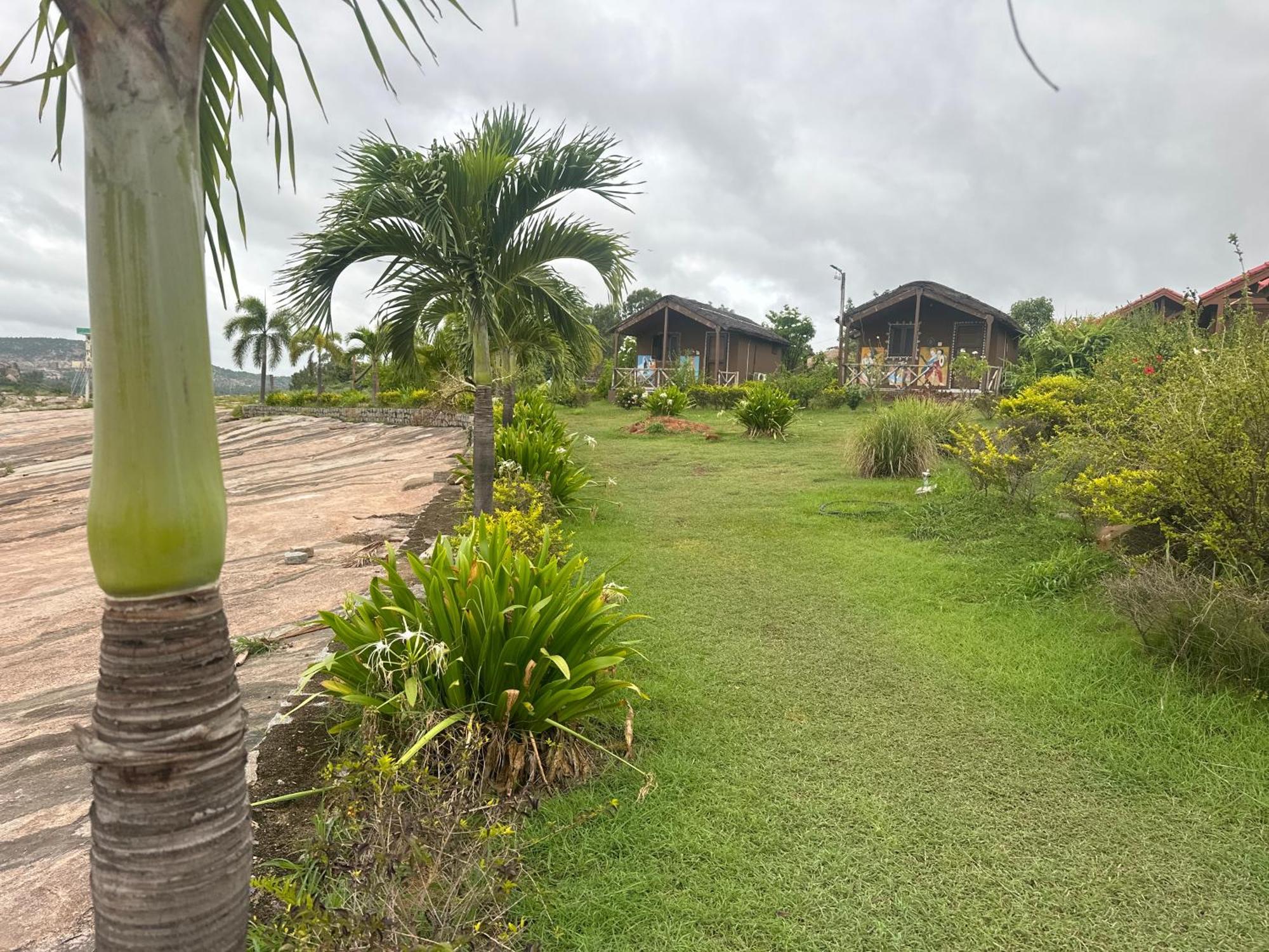 Leo Wooden Resorts Hampi Eksteriør bilde